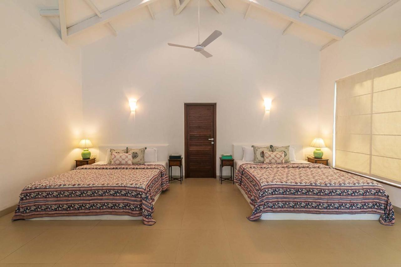Hamptons Charm By Stayvista Luxury 5Br With Pool, Lawn & Table Tennis Alībāg Exterior photo