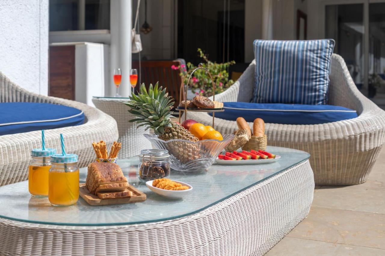 Hamptons Charm By Stayvista Luxury 5Br With Pool, Lawn & Table Tennis Alībāg Exterior photo